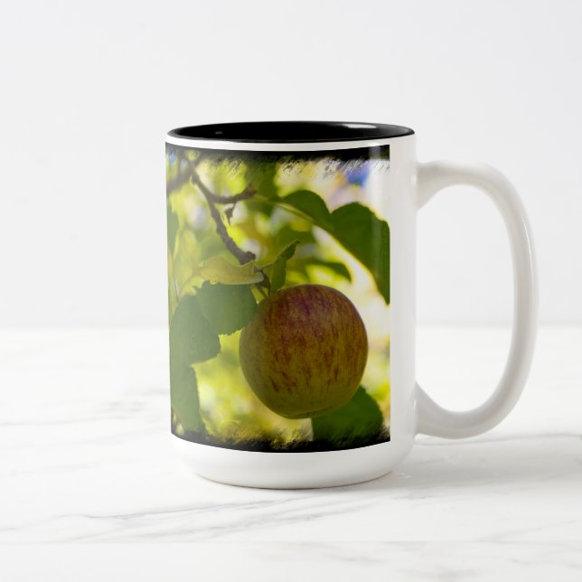 Äpfel 1 auf schwarz zweifarbige tasse (Rechts)
