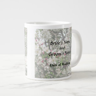 Apfelbaum in blutverheirateten Produkten Jumbo-Tasse