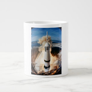 Apollo Saturn V Raketenstart zum Mond 1969 Jumbo-Tasse