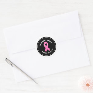 Apotheke-Techs geben niemals rosa Schleife auf Runder Aufkleber