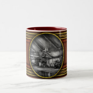 Apotheke - Zweiter Weltkrieg - Stationskrankenhaus Zweifarbige Tasse