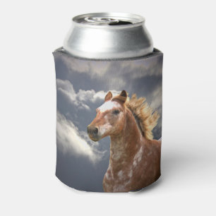 Appaloosa Pferd läuft in den Wolken Dosenkühler