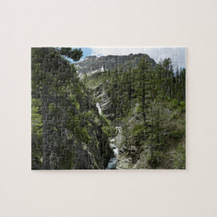 Appistoki Falls und Peak im Glacier National Park