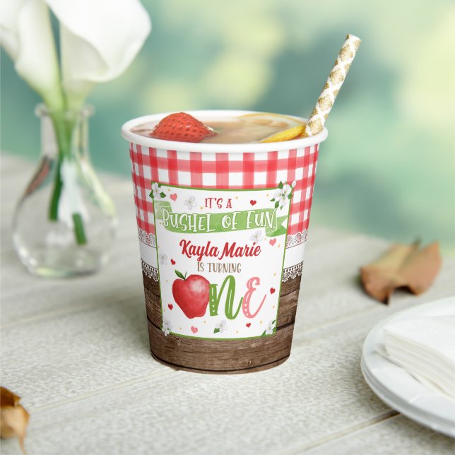 Apple First Birthday Party Cup - Bushel of Fun Pappbecher (In Situ)