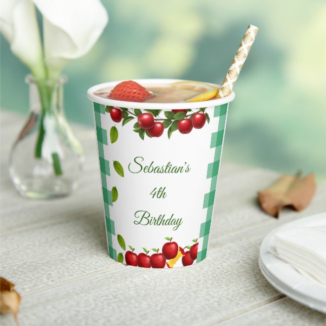 Apple Our Eye Gingham Birthday Cups Pappbecher (In Situ)