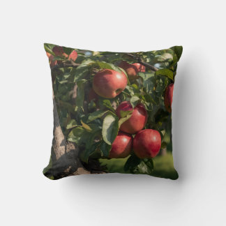 Apple Tree Themed Throw Kissen