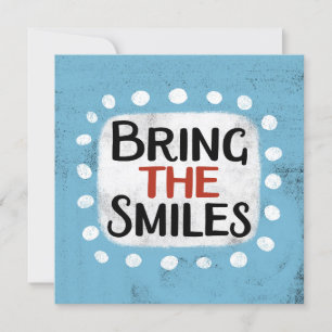Apportez La Carte De Voeux Souriants