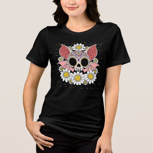 April: Daisies & Bat Skull Tri-Blend Shirt (Vorderseite)