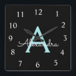 Aqua Aquamarin Blue Script Girly Monogram Name Quadratische Wanduhr<br><div class="desc">Aqua Blue Aquamarin und Schwarz Script Monogram Name Clock. Das macht den perfekten 16 Geburtstag,  Hochzeit,  Brautparty,  Jubiläum,  Babydusche oder Junggeselinnen-Abschied Geschenk für jemanden,  der Lieben glamourösen Luxus und schicke Stile.</div>