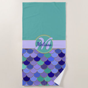 Aqua Aquamarin und Lila Mermaid-Skala Monogramm + Strandtuch