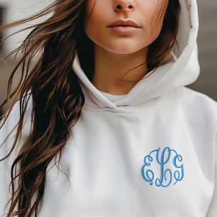Aqua Blue 3-Buchstaben-Schrift-Monogramm Bestickter Hoodie