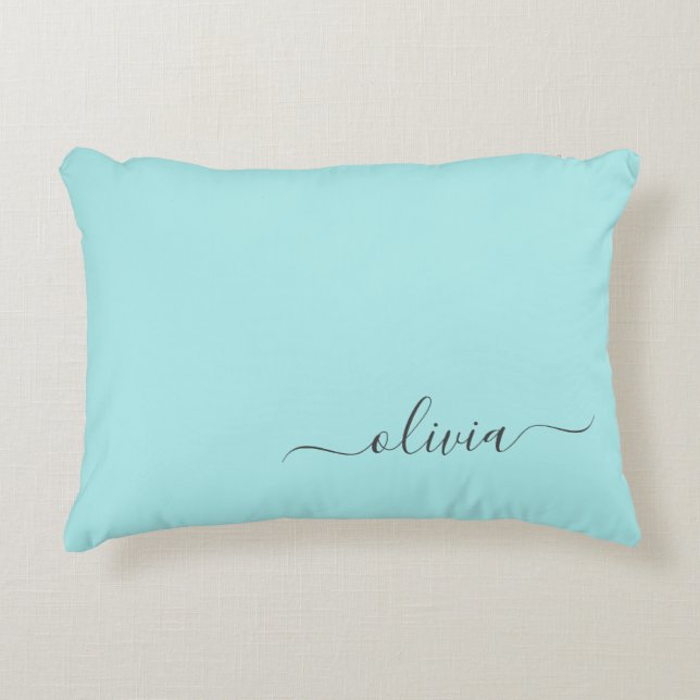 Aqua Blue Aquamarin Modern Script Monogram Name Dekokissen (Vorderseite)