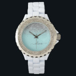 Aqua Blue Aquamarin Silver Glitzer Monogram Armbanduhr<br><div class="desc">Aqua Blue - Aquamarine und Silver Sparkle Glitzer Script Monogram Name Watch. Dies macht den perfekten Abschluss,  Geburtstag,  Hochzeit,  Brautparty,  Jubiläum,  Babydusche oder Junggeselinnen-Abschied Geschenk für jemanden,  die Lieben glamourösen Luxus und schicke Stile.</div>