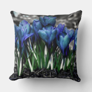 Aqua Blue Crocus Blooms Kissen