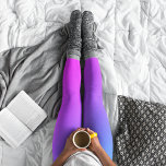 Aqua Blue und Hot Pink Miami Ombre Leggings<br><div class="desc">Helle Miami Omelbre für Ihre Yoga-Trainings. Ein hübsches Overlay! Stellen Sie sicher, dass Sie die beiden Töne hinter sich Karo haben. Azurblau und fuchsienombre mit lila Zentrum. Blauer und rosa Verlauf. Aqua blau und heiß rosa Ober Hintergrund.</div>