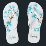 Aqua Cherry Blossoms Mit Monogramm Flip Flops<br><div class="desc">Schöne und süße Kirschblüten oder Sakura-Blume sind perfekt für Frühling, Sommer, sowie für Braut, Brautmädchen, Brautmutter, Bräutigam, Trauzeugin, Blume Mädchen Geschenke, und vieles mehr!</div>