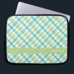 Aqua und Grün-kariertes Muster Laptopschutzhülle<br><div class="desc">.</div>