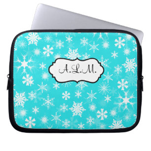 Aqua und weiße Schneeflocken Laptopschutzhülle