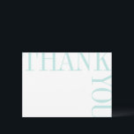Aqua und White Modern Large Text Vielen Dank Dankeskarte<br><div class="desc">Strandaqua blau-weiße Typografie fühlt sich modern und frisch in einem einzigartigen und auffallenden Layout, das buchstäblich die Grenzen der Seite schiebt. Eine leere Rückseite verlasse viel Platz für eine sorgfältig handgeschriebene Dankesnotiz.</div>