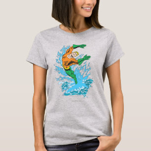 Aquaman springt in Wellen T-Shirt