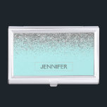 Aquamarin Aqua Blue Silver Glitzer Girl Monogram N Visitenkarten Dose<br><div class="desc">Aquamarine Aqua Blue und Silver Sparkle Glitzer Monogram Name Business Card Holder. Das macht den perfekten 16 Geburtstag,  Hochzeit,  Brautparty,  Jubiläum,  Babydusche oder Junggeselinnen-Abschied Geschenk für jemanden,  der Lieben glamourösen Luxus und schicke Stile.</div>