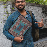 Aquamarin Blue Dark Burgundy Red Tribal Mosaik Mus Laptopschutzhülle<br><div class="desc">Schönes zeitgenössisches,  aquamarin-blaues,  dunkelrotes und braunes Stammesmosaikmuster. Verziertes,  trendiges,  modernes und skurriles Hipster Design für den künstlerischen oder künstlerischen angesagten Trend-Setter,  Vintages Retro,  Jugendstil-Deko-Stil oder abstrakter grafischer,  geometrischer Motiv-Liebhaber.</div>