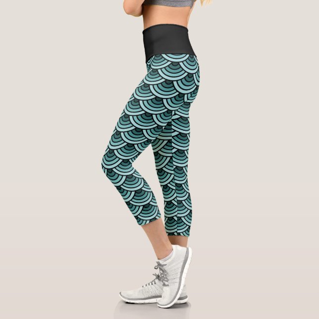 Aquamarin Blue Green Wacles Circles Art Pattern Capri Leggings (Links)