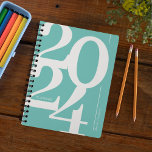Aquamarin Blue Typographic 2024 Planer<br><div class="desc">Minimalistischer Jahresplaner mit aquamarinem blauen Hintergrund,  das Jahr "2024" in einem großen Serif Schriftart Design,  und Ihren Namen.</div>