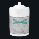 Aquamarin Dragonfly Damask<br><div class="desc">Genießen Sie Ihren Tee mit einem Aquamarinen Drachenfliege Damask Personalisierter Teekanne. Das Teekessel-Design zeichnet sich durch eine farbenfrohe Libelle gegen ein elegantes,  Vintages,  graues Damastmuster aus. Zusätzliche Geschenkartikel in diesem Design sowie eine Vielzahl von Farben.</div>