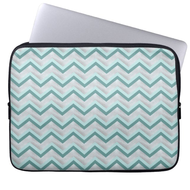 Aquamarin und Perlen ZigZag Laptopschutzhülle (Vorderseite)