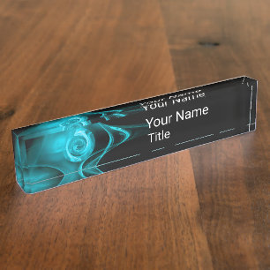 AQUAMARINE BLAUE FRAKTAL-ROSE im SCHWARZEN, Namensplakette