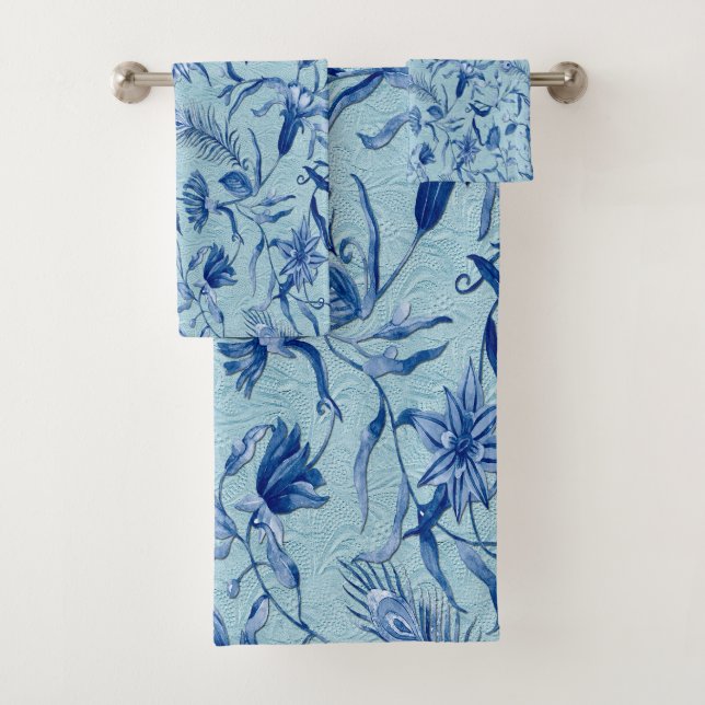 Aquamarine Blüten auf einer Skulpturenstruktur Badhandtuch Set (Insitu)