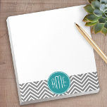 Aquamarine Karkohle Chevrons Custom Monogram Notizblock<br><div class="desc">Blau und Grau - Ein feines Kunstwerk Deko in frischen,  fröhlichen Farben. Wenn Sie die Monogramme anpassen müssen,  klicken Sie auf die Schaltfläche Anpassen und ändern Sie sie.</div>