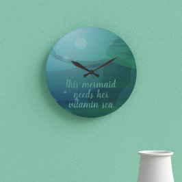 Aquamarine Meerjungfrau Silhouette Ozeanwellen maß Runde Wanduhr