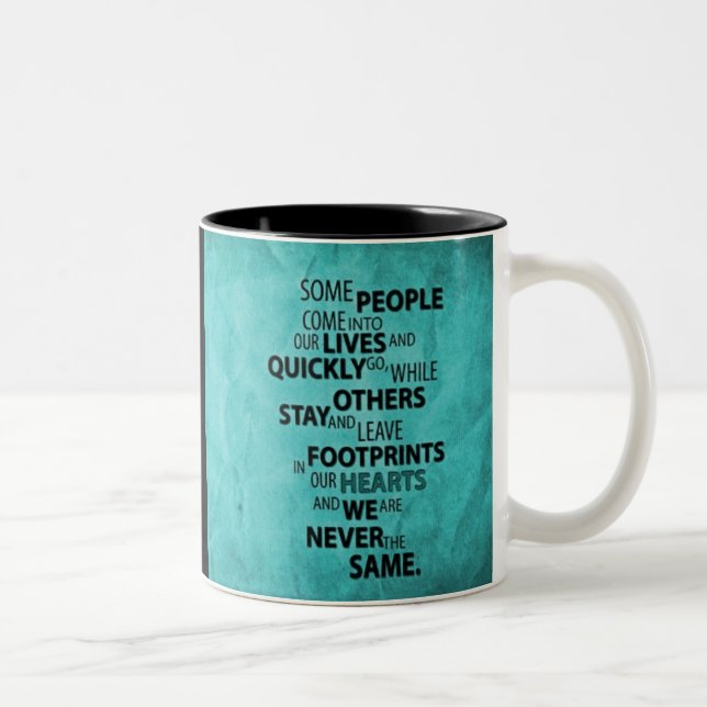 AQUAMARINE MENSCHEN VERLIESS FOOTPRINTS AUF IHREM  ZWEIFARBIGE TASSE (Rechts)