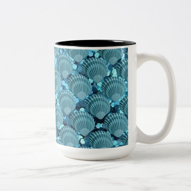 Aquamarine Sparkle Seashell-Tasse Zweifarbige Tasse (Rechts)