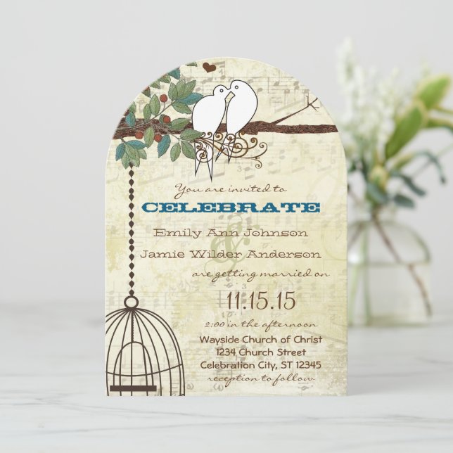 Aquamarine Vogeltauben in einer Baumhochzeit Einladung (Stehend Vorderseite)