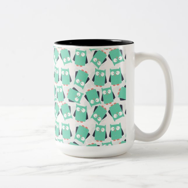 Aquamarine Whimsical Owls Zweifarbige Tasse (Rechts)