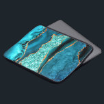 Aquamariner Navy Blue Gold Glitzer Marmorschlauch Laptopschutzhülle<br><div class="desc">Laptop Sleeves mit Agate Aquamarin und Navy Blue Gold Glitzer Marmor Aqua türkisfarbener Geode individualisierbares Geschenk - oder Ihren Namen / Text hinzufügen - Machen Sie Ihr spezielles Laptop Sleeve Geschenk! Ändern und verschieben oder entfernen / Text / Elemente hinzufügen mit Anpassungs-Tool ! Design von MIGNED ! Bitte schauen Sie...</div>