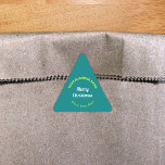 Aquamariner Sticker für das Green Christmas Busine<br><div class="desc">Frohe Weihnachten! Einer der bekanntesten Feiertage des Jahres. Es ist auch eine der besten Jahreszeiten für Werbung für Ihr Unternehmen. Triangle-Form Aufkleber mit fröhlichen Weihnachtsgrüßen, Ihrem Firmennamen, Stadt oder Stadt und Staat. Sie können es als Zubehör für Ihr Produktverpackungsmaterial verwenden, um Ihren Produktnamen zu fördern. Sie können es auch als...</div>