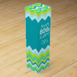 Aquamarines Aqua Zickzack zigzag Weinkiste 80. Geb Wein-Geschenkverpackung<br><div class="desc">Helle moderne Zickzack Stil Aqua grün aquamarin blauen Wein Box. Personalisieren Sie Ihre Empfänger mit Namen und Geburtstag Jahr. Derzeit liest glückliche 80. Geburtstag Taylor Vintagen Jahr. Entworfen von Sarah Trett.</div>