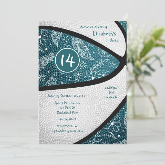 aquamarines Boho Federn Blumenpflaster Basketball  Einladung (Stehend Vorderseite)