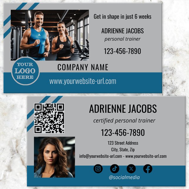 Aquamarines Grau Personal Fitness Trainer Foto Visitenkarte (Business card featuring your photo and logo on a teal grey design with QR code and social media)