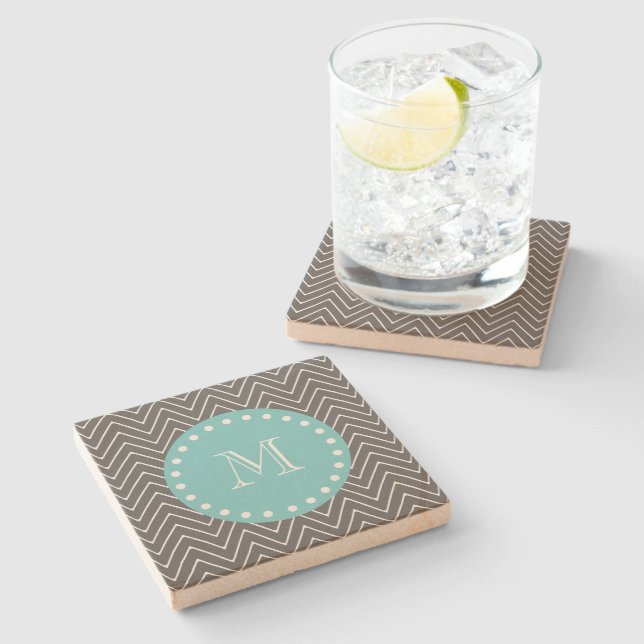 Aquamarines Monogramm des Holzkohlen-Grau-Zickzack Steinuntersetzer (Seitenansicht)