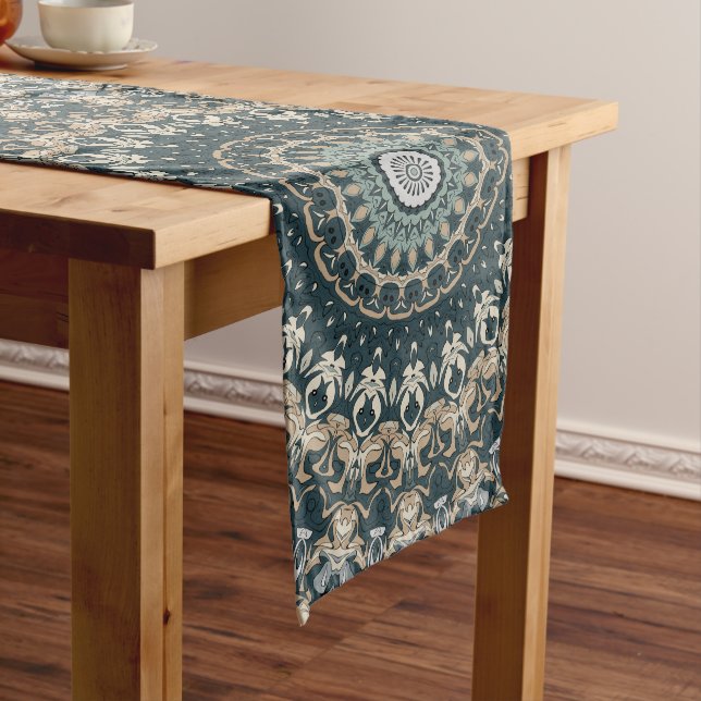 Aquamarines und beige Mandala-Muster Großer Tischläufer (Beispiel)