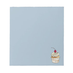Aquarell-kleiner Kuchen mit Schlagsahne und Notizblock