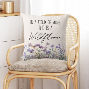 Aquarell-Lila-Wildblumenwiese-Zitat Kissen