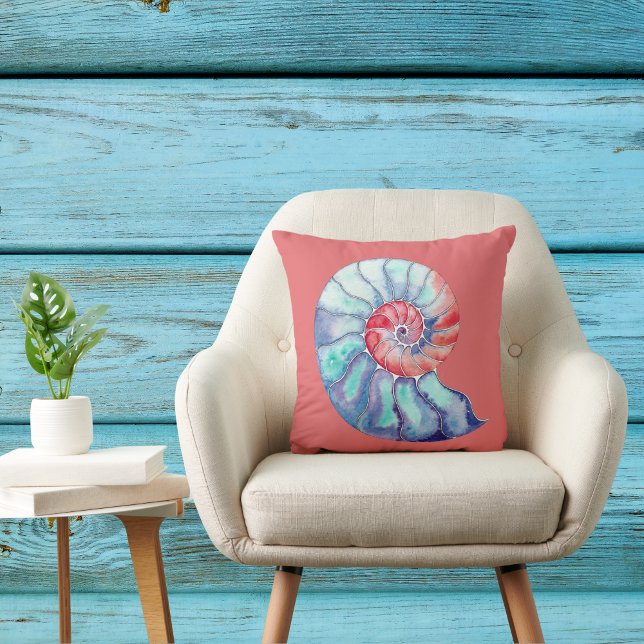 Aquarell Nautilus-Muschel in Korallenblau und Grau Kissen (Von Creator hochgeladen)