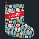 Aquarell Snowman Weihnachten Personalisiert Großer Weihnachtsstrumpf<br><div class="desc">Adorable gemütliche Schneemänner in warmen roten Schals und warmen Strick Hüten und einem hübschen grünen,  roten und blauen Kiefernhintergrund personalisierten Weihnachts-Strumpf.</div>