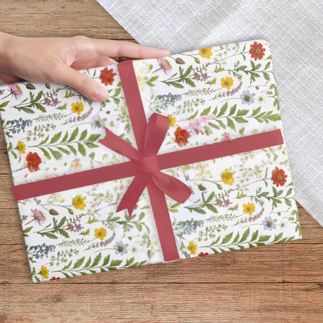 Aquarell-Wildblumen Farbige Rustikale Muster Geschenkpapier (Elegant any occasion gift wrapping paper, patterned with colorful wildflowers in a watercolor style)